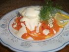 Снимка 1 от рецепта за Салата с бланширани лентички от моркови, варени яйца и яйчно-млечен сос