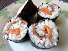 Рецепта за Домашно суши със сьомга