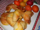 Рецепта за Кузуначени кифлички с плънка от мармалад, стафиди и орехи