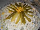 Рецепта за Макаронена салата с кисели краставички, грах и царевица