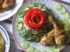 Рецепта за Пикантни пилешки бутчета със заквасена сметана