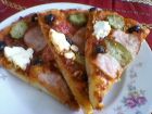 Снимка 4 от рецепта за Пица с шунка, сирене и кашкавал - вaриант 2
