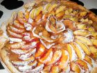 Плодова тарта с ябълки и праскови