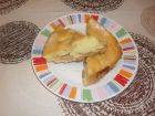 Снимка 1 от рецепта за Сладкиш с чаени бисквити и ябълки на полумесеци